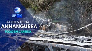 Carreta pega fogo na Rodovia Anhanguera após acidente